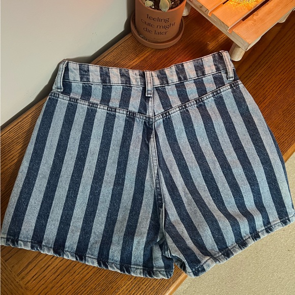 Zara Women’s Blue Jean Striped Shorts size 6 - Picture 4 of 5